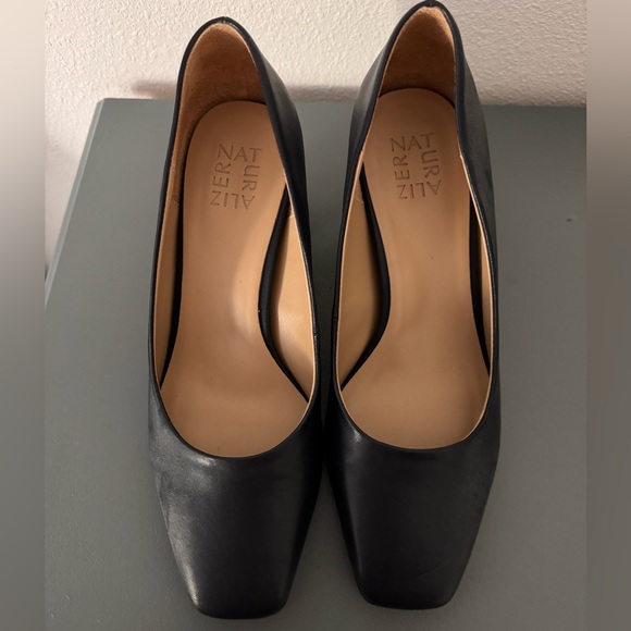 Women's shoes - Picture 1 of 2